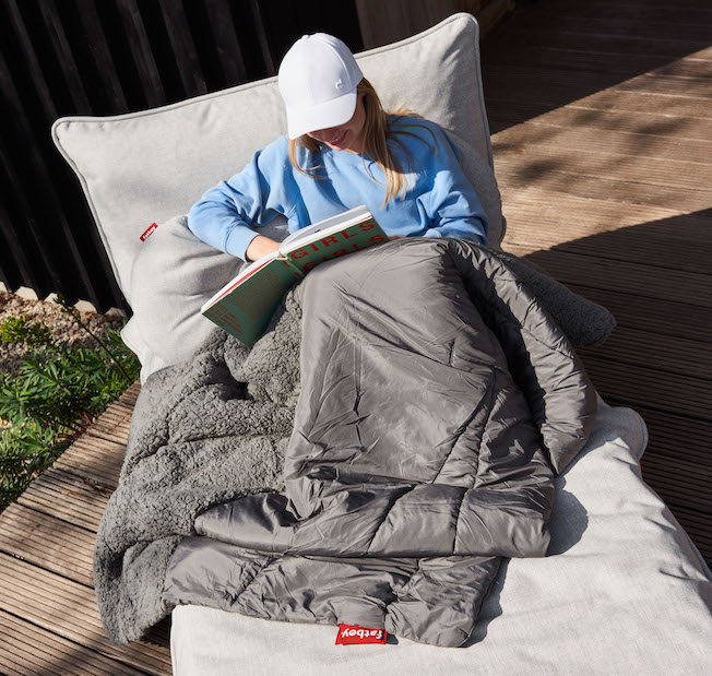 20_FATBOY_Hotspot-Blanket+Paletti+Model_Loenen_LR_03